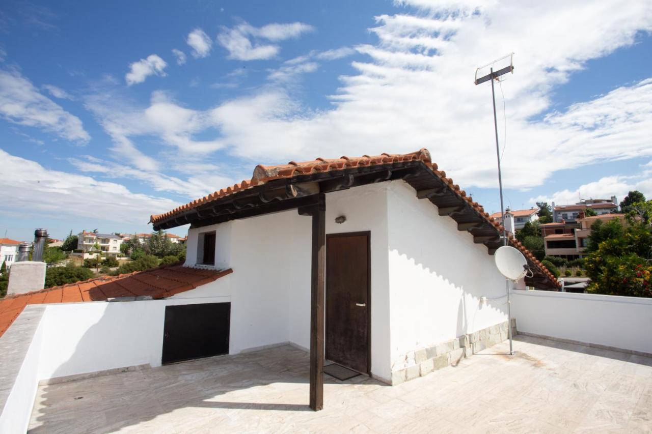 Τraditional Fully Detached Villa On A Luxurious Hillock Of Thessaloniki With Its Own Garden Also For Family & Wedding Gatherings For 10 To 25 People Only 15 Minutes From Airport Kültér fotó
