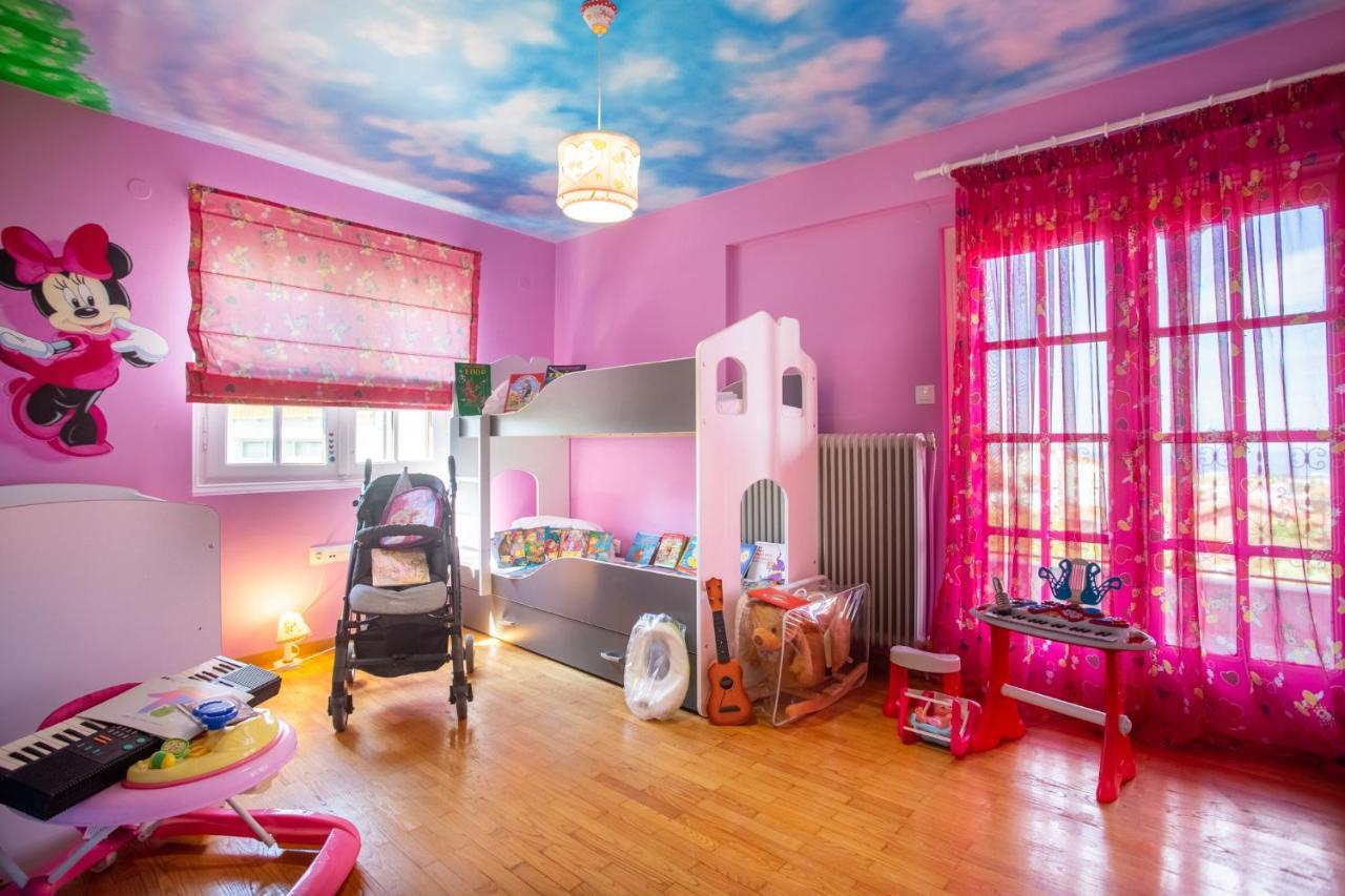 Τraditional Fully Detached Villa On A Luxurious Hillock Of Thessaloniki With Its Own Garden Also For Family & Wedding Gatherings For 10 To 25 People Only 15 Minutes From Airport Kültér fotó