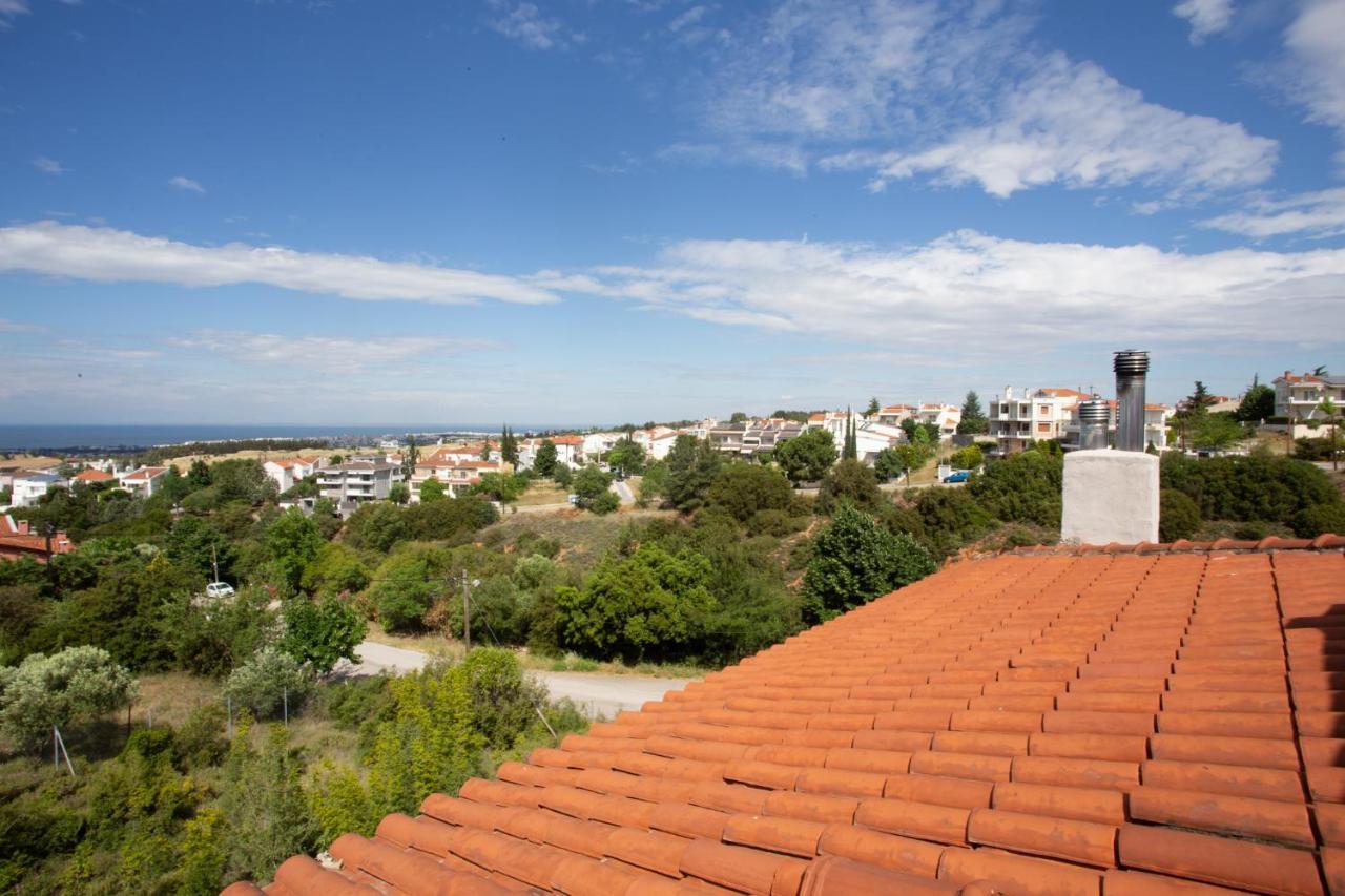 Τraditional Fully Detached Villa On A Luxurious Hillock Of Thessaloniki With Its Own Garden Also For Family & Wedding Gatherings For 10 To 25 People Only 15 Minutes From Airport Kültér fotó