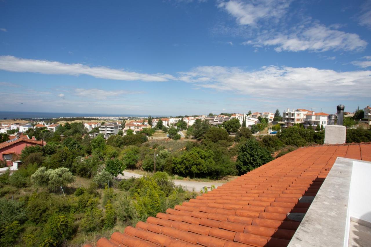 Τraditional Fully Detached Villa On A Luxurious Hillock Of Thessaloniki With Its Own Garden Also For Family & Wedding Gatherings For 10 To 25 People Only 15 Minutes From Airport Kültér fotó