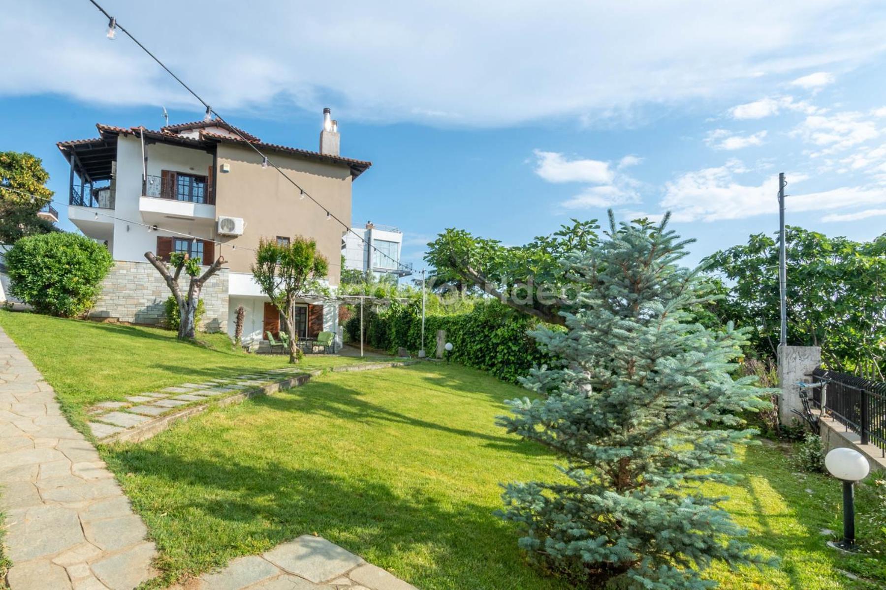 Τraditional Fully Detached Villa On A Luxurious Hillock Of Thessaloniki With Its Own Garden Also For Family & Wedding Gatherings For 10 To 25 People Only 15 Minutes From Airport Kültér fotó